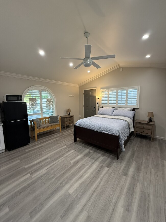 Building Photo - 15916 Binney St