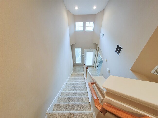 Building Photo - 206 Whispering Ridge Terrace