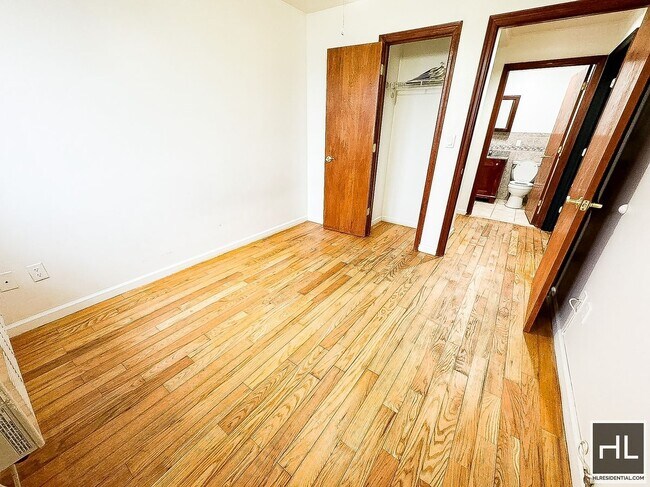 Building Photo - 175th St, Jamaica