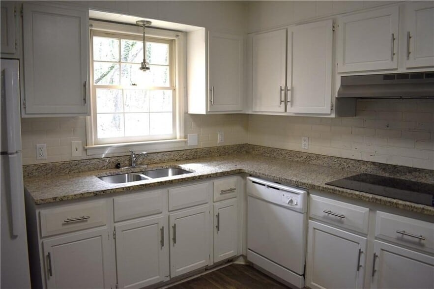 Building Photo - 2576 Peyton Woods Trail SW