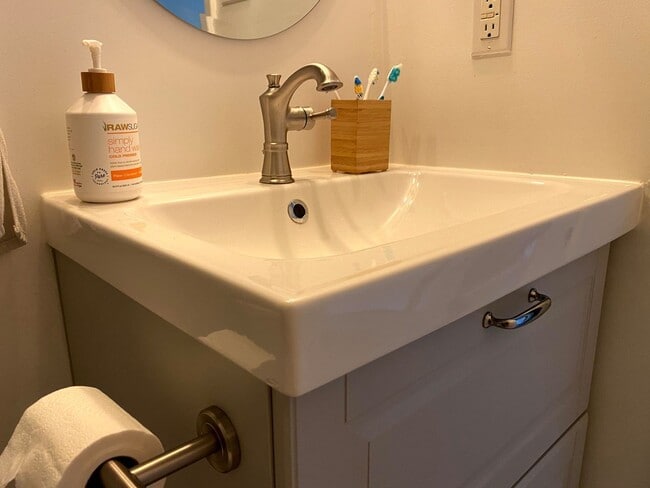 Building Photo - 3271 Niagara Square