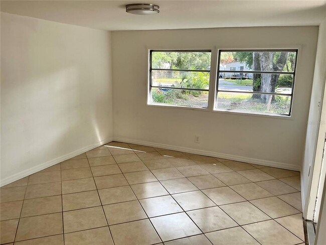 Building Photo - 3495 Forest Dr