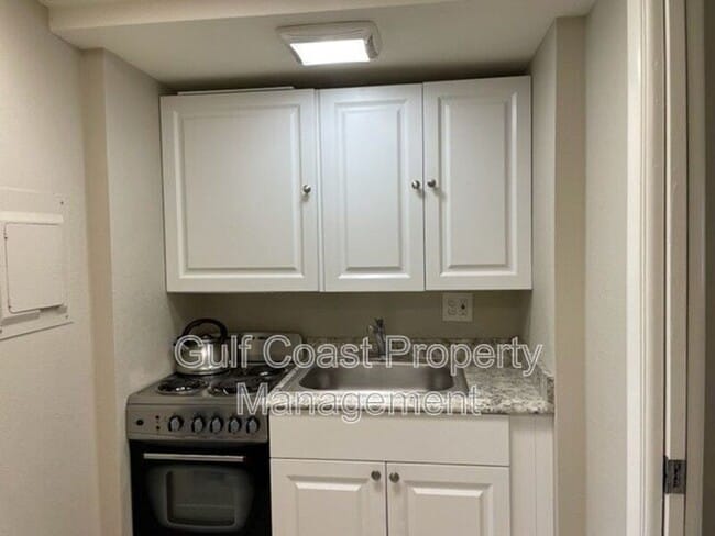 Building Photo - 3551 Longmeadow