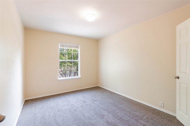 Building Photo - 2228 Stonepark Pl