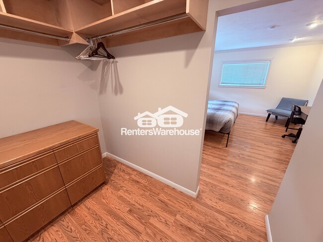 Building Photo - 2555 S 400 E