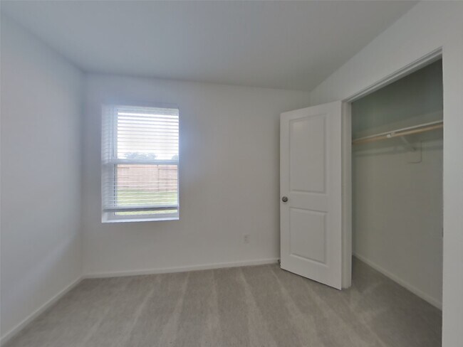 Building Photo - 3013 Dawn Sound Dr