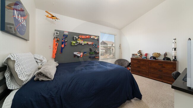 Building Photo - Immaculate 5 Bedroom Home in Wolf Ranch