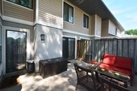 Building Photo - Spacious 2-Bedroom 3-Bathroom Townhome in ...