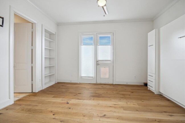 Building Photo - 1352 Kent Grv Pl