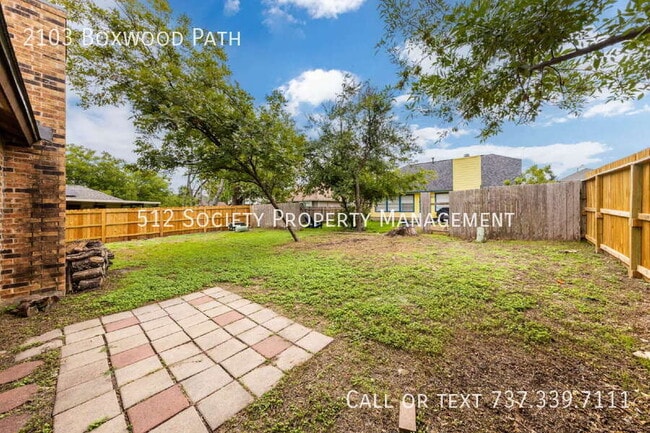 Building Photo - 2103 Boxwood Path