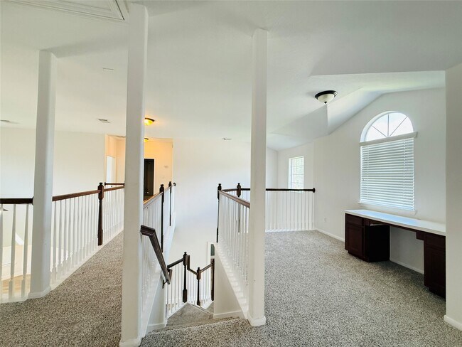 Building Photo - 518 Saffron Ct