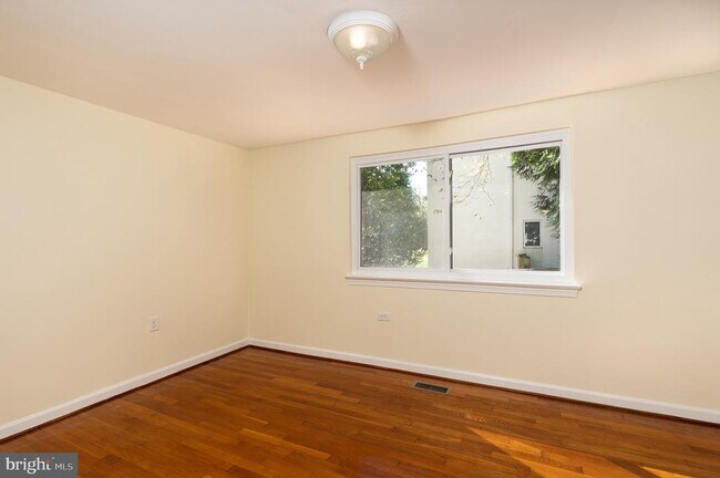 Building Photo - 6221 Walhonding Rd