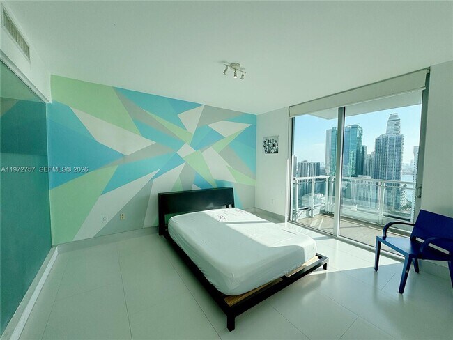 Building Photo - 92 SW 3rd St