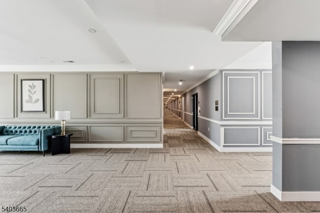 Building Photo - 140 W Webster Ave