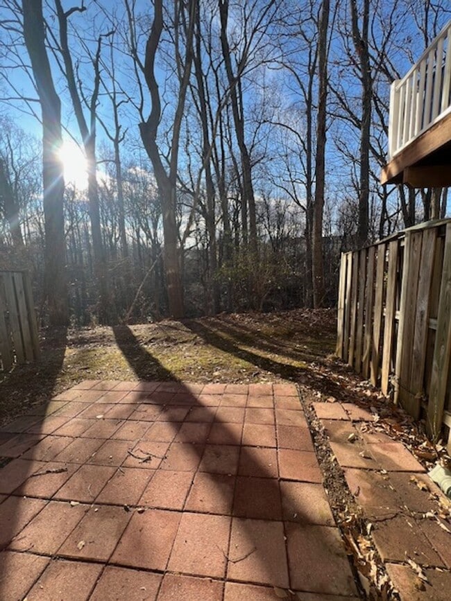 Building Photo - SPACIOUS TOWNHOUSE IN GERMANTOWN