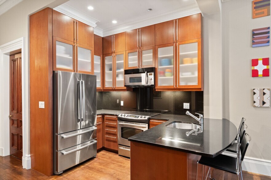 Building Photo - 128 Marlborough St