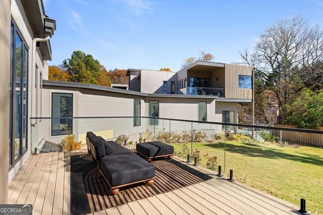 Building Photo - 3600 Lower Roswell Rd