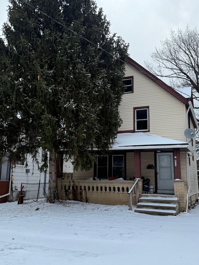 Building Photo - 4bd Single Collinwood Cash Pay/Section 8