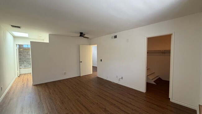Building Photo - DESIRABLE TWO BEDROOM TWO BATH HOME IN STUDIO CITY