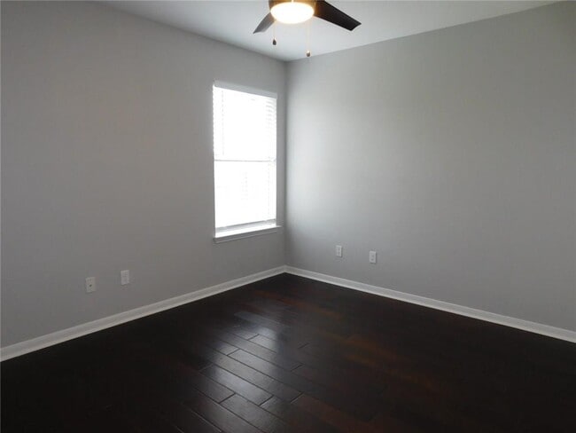 Building Photo - 651 Columbine Ave