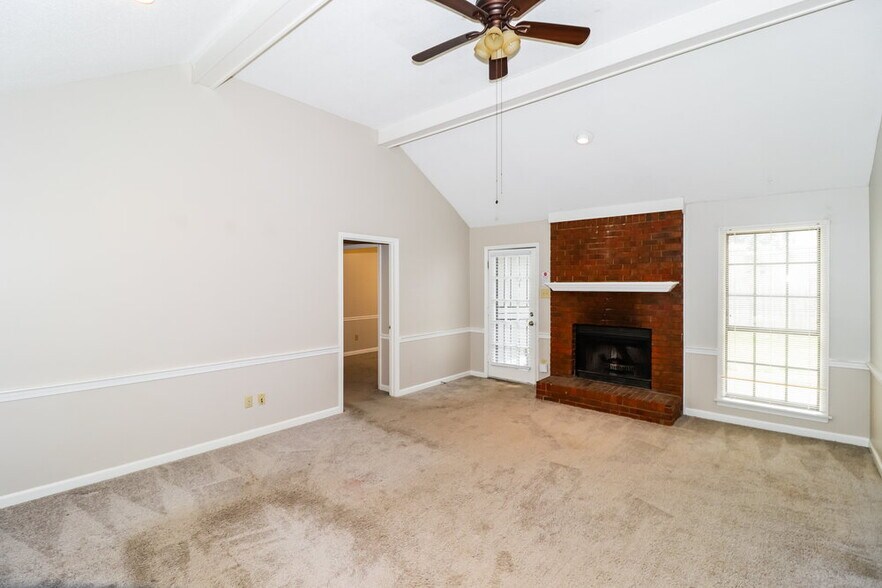 Building Photo - 423 Cairn Cove