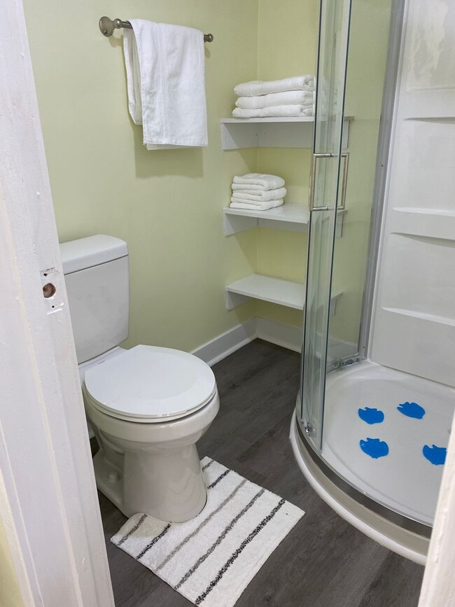 Building Photo - Beautiful 1BR/1BA Studio Condo Some Utilit...