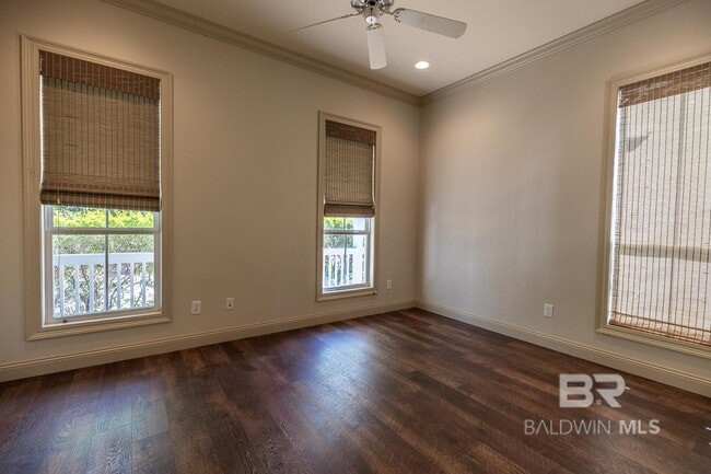 Building Photo - 33151 Shinnecock Ln