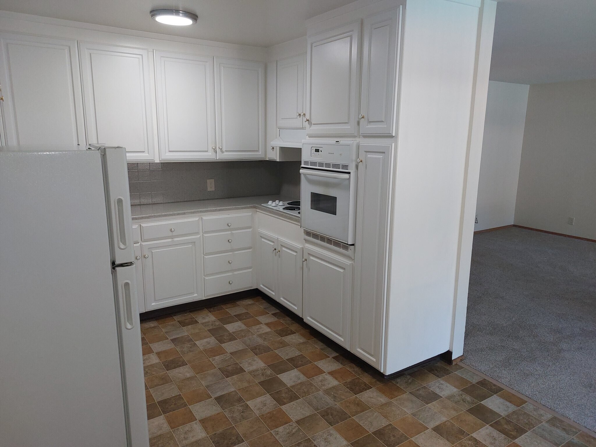 Building Photo - 1100 Ranchero Way
