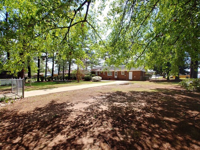 Building Photo - 2625 Partridge Dr