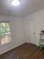 Building Photo - 2400 Old Rex Morrow Rd