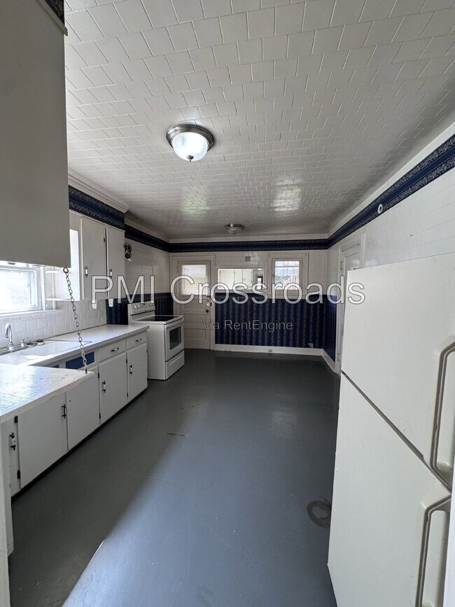 Building Photo - 1738 Flint Ave