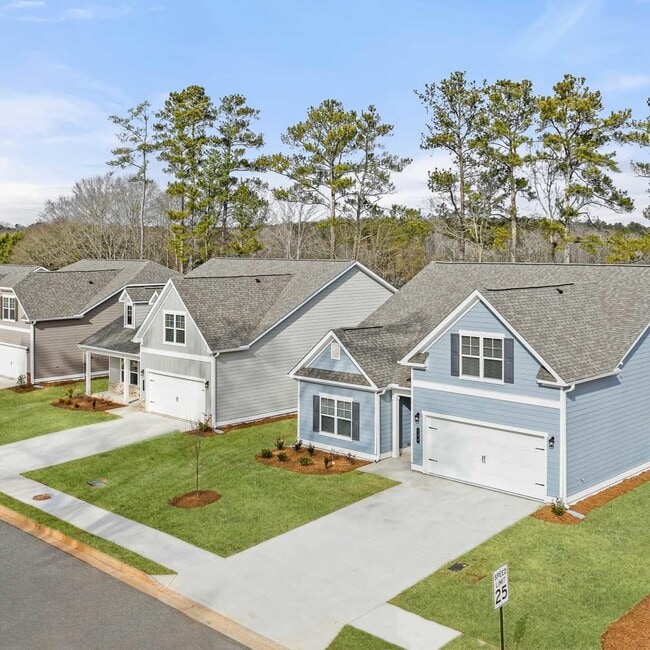 Exterior view of the community - Salem Oaks
