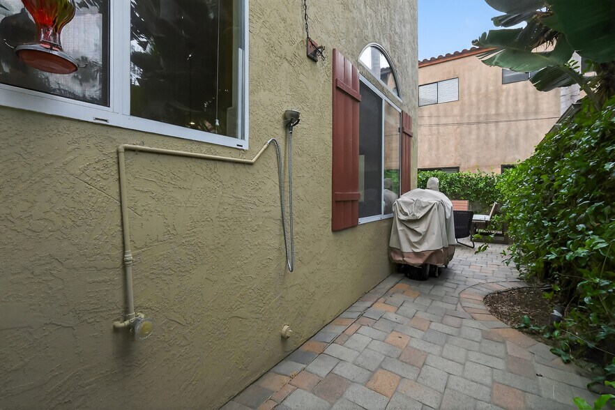 Building Photo - 4269 Lamont St