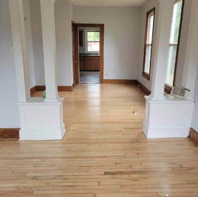 Building Photo - 1093 Euclid St