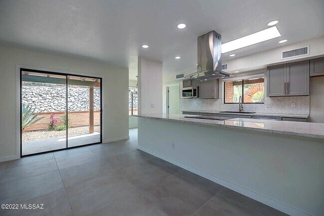 Building Photo - 4989 N Territory Ave