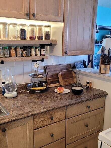 Fully Equipped Kitchen - 111 Kahului Beach Rd