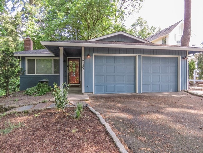 Primary Photo - Gorgeous Ranch Style 3 Bedroom Home In Lake Oswego Available Now !!!