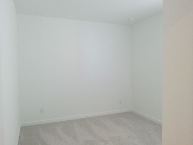Building Photo - 2846 Westeros St