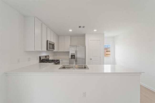 Building Photo - 6831 Lilac Vine Ln