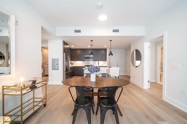 Building Photo - 418 Palisade Ave