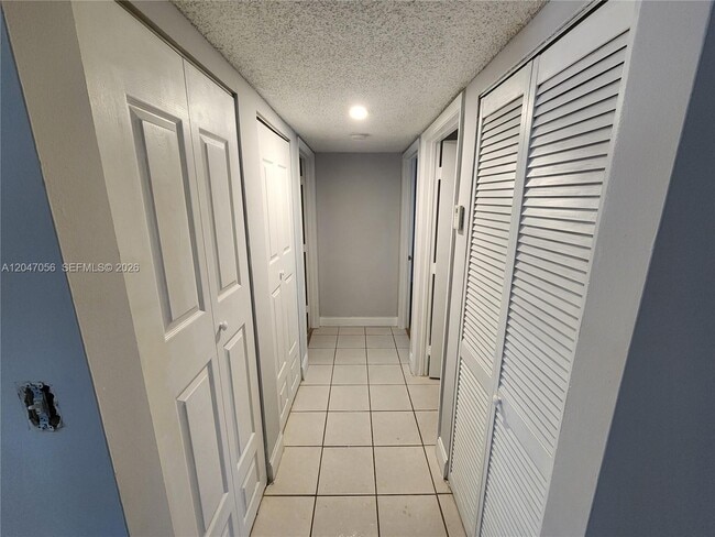 Building Photo - 14901 SW 82nd Terrace