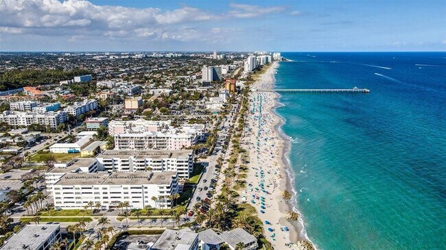 Building Photo - 330 SE 20th Ave