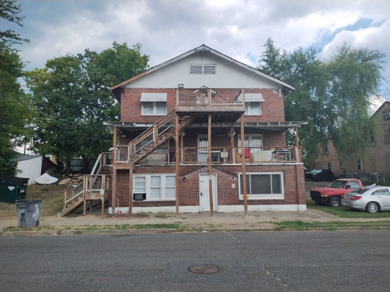 Primary Photo - 215 Civic St