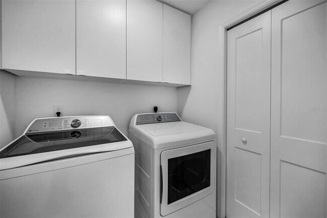 Building Photo - 125 Island Way