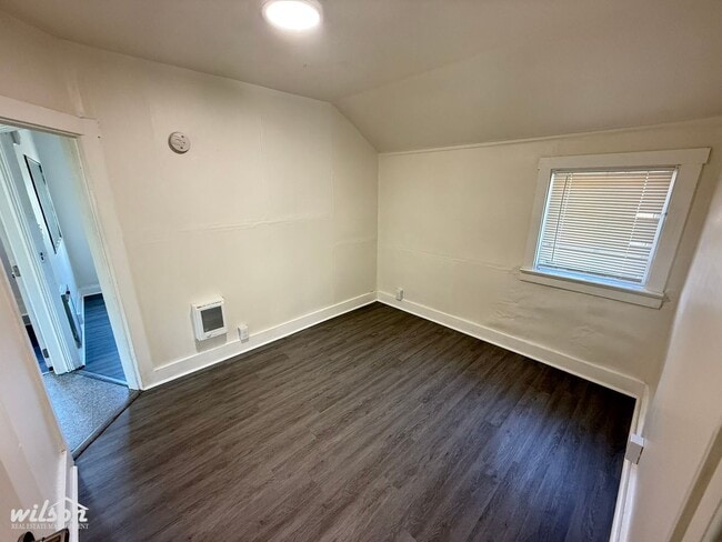 Building Photo - Charming 2-Bedroom Home – Cozy Living in a...