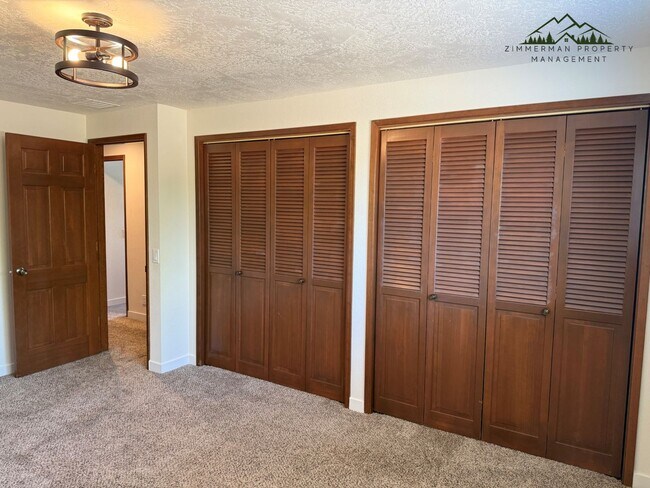Building Photo - Beautiful Home in Hayden Bridge