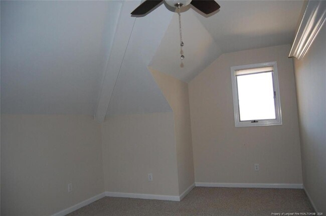 Building Photo - 1165 Greenbriar Dr