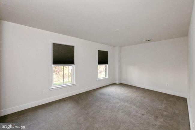 Building Photo - 25532 Byrnes Crossing Dr