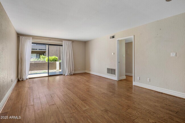 Building Photo - 3825 E Camelback Rd