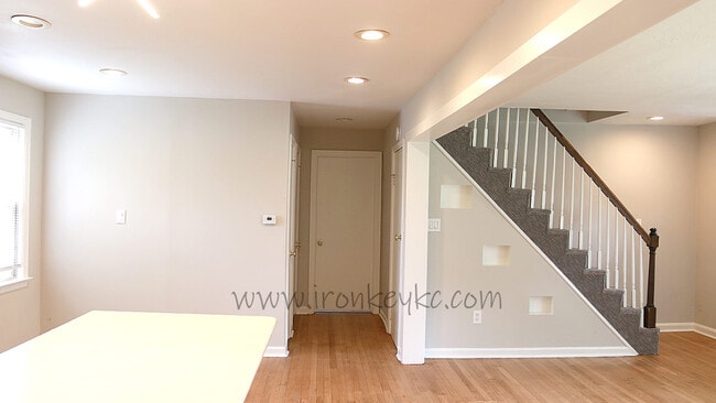 Building Photo - 3141 E Barker Cir